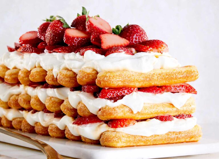 ms-strawberries-cream-stack-cake-98kmdZ-horiz-a4f44678a8bb427f83d3921708579e13